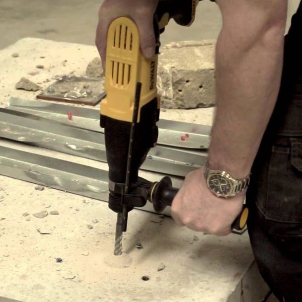 d25133k 6 CIOCAN ROTOPERCUTOR 26MM DEWALT D25133K-QS - imagine 3