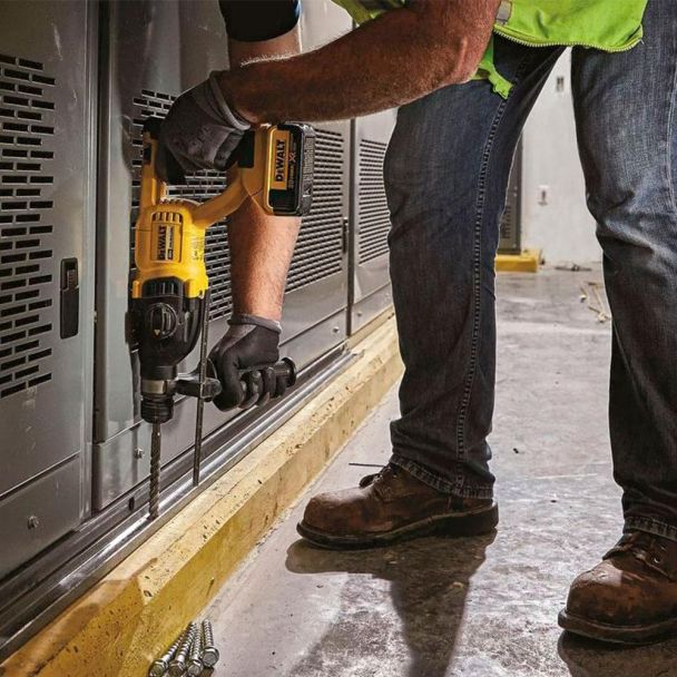 dch133n 4 CIOCAN ROTOPERCUTOR DEDICATE CU 3 MODURI DE LUCRU DE 18V XR LI-ION BRUSHLESS DEWALT DCH133N-XJ - imagine 3