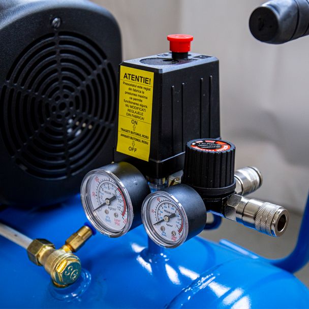 air2shu850 6 COMPRESOR CU PISTON 50l 206L/MIN AIRMASTER AIR2SHU850 - imagine 4