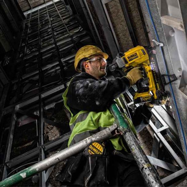 dcn890n 5 Ciocan de batut cuie in beton Dewalt DCN890N - imagine 4