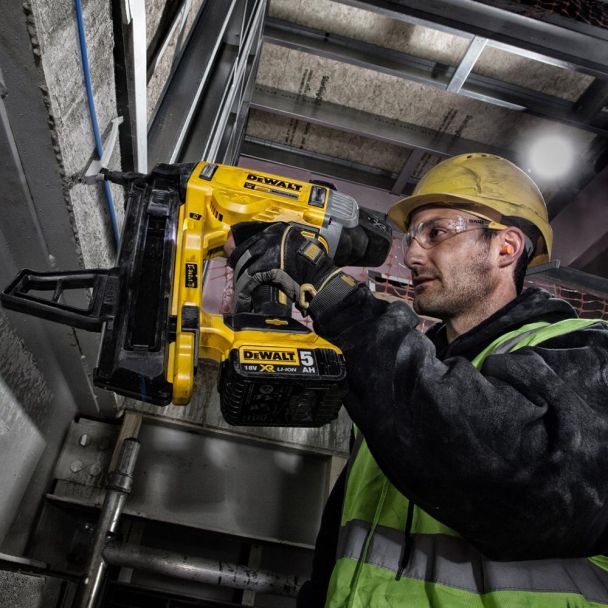 dcn890p2 6 Ciocan de batut cuie in beton Dewalt DCN890P2 - imagine 3